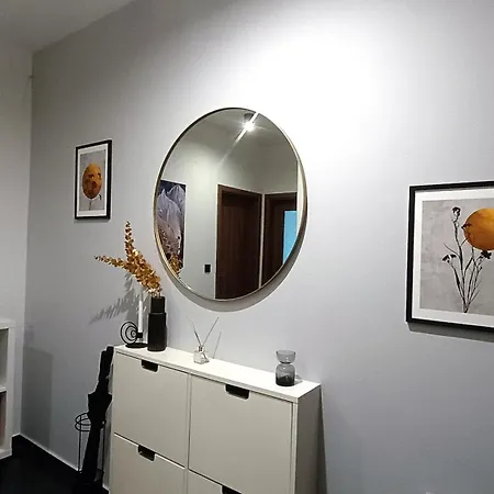 Apartman Modern Comfort Near Airport, The Mall, Techpark By Keybox Szófia